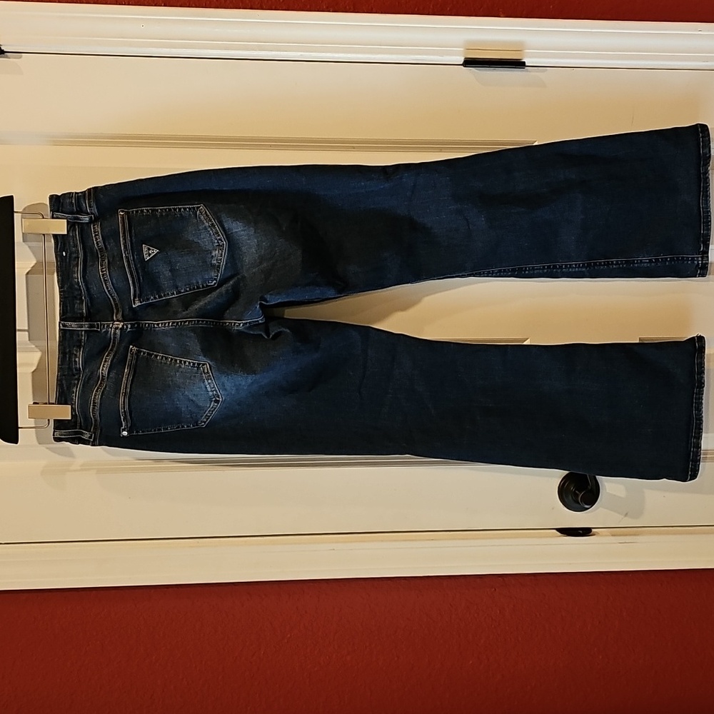 GUESS Jeans - Picture 12 of 16